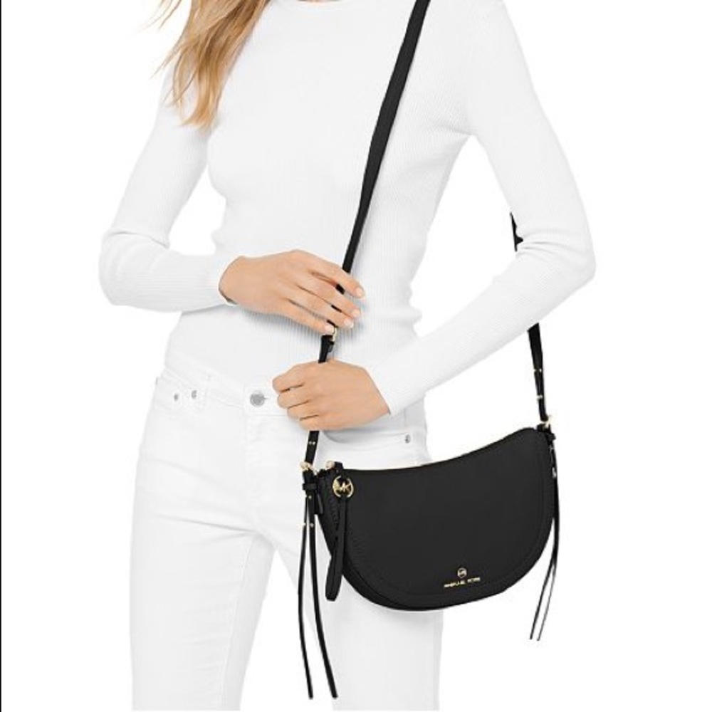 💃🏻HP💃🏻NEW🧿MICHAEL KORS CROSSBODY BAG🧿